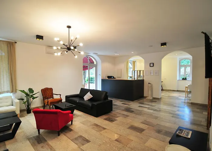 Laurel 3* לובראן