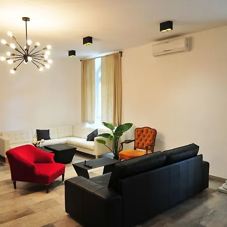 Laurel Hotel 3*