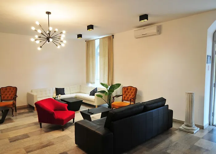 Laurel Hotel 3*